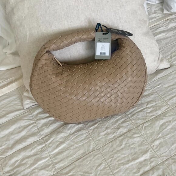 NWT Alēo Laluna Handbag - Soft Leather / Taupe - SOLD OUT - Picture 3 of 5